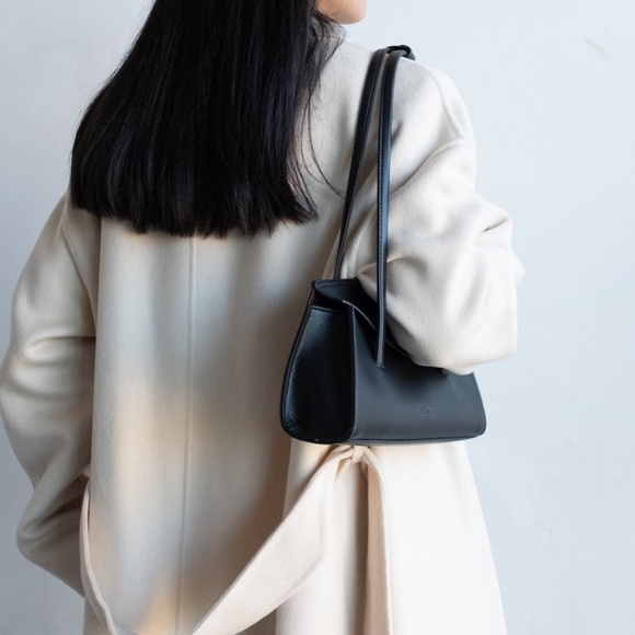 Black Leather Shoulder Bags